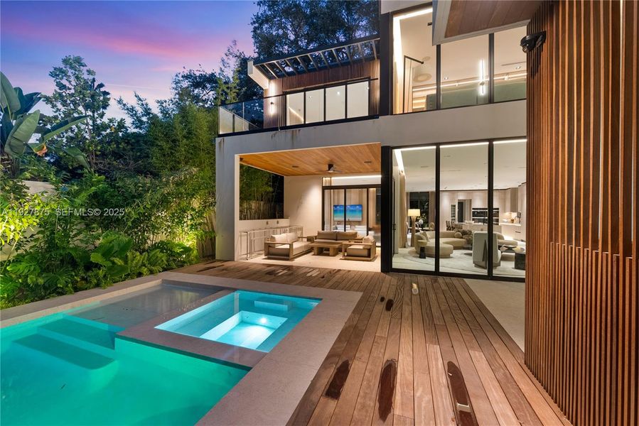 Exterior details and patio area of a home in , Miami (Image 21).