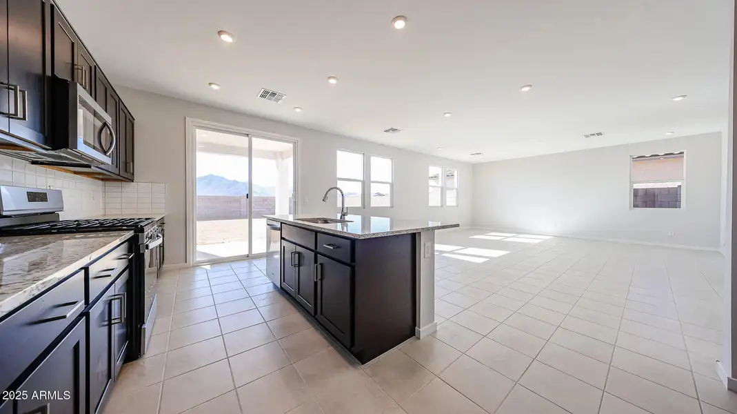 12_2-story-home-for-sale-surprise-AZ_Rea