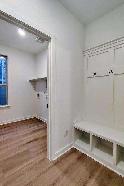 Spacious, unfurnished interior of a new home in Wolf Ranch, Georgetown (Image 14).