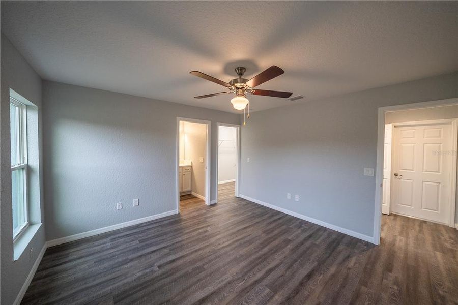 Spacious, unfurnished interior of a new home in , Ocala (Image 17).