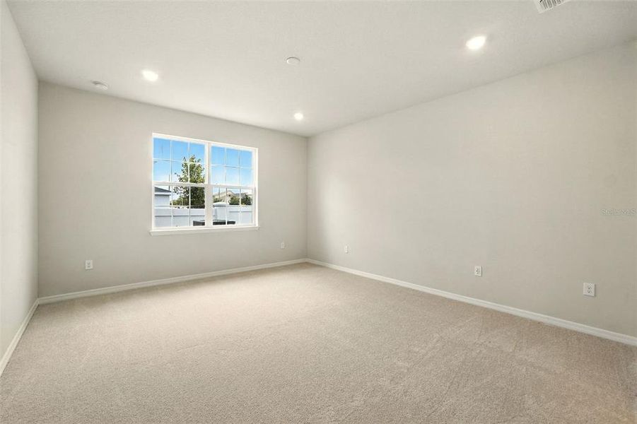 Spacious, unfurnished interior of a new home in Winter Grove, Winter Garden (Image 15).