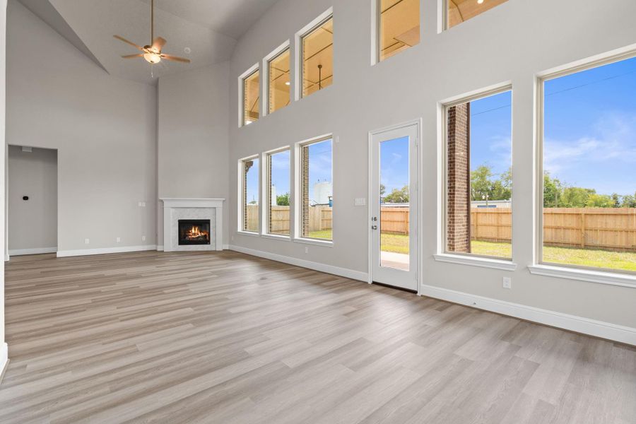 Spacious, unfurnished interior of a new home in Coastal Point, League City (Image 14).