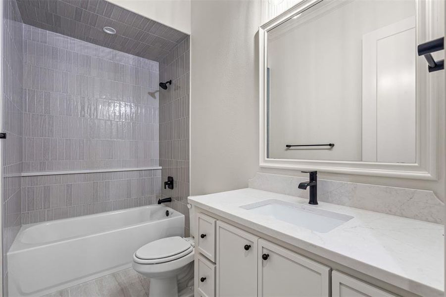 Furnished interior view inside a new home in Pecan Plantation, Granbury (Image 12). Furnished interior view inside a new home in Pecan Plantation, Granbury (Image 12).