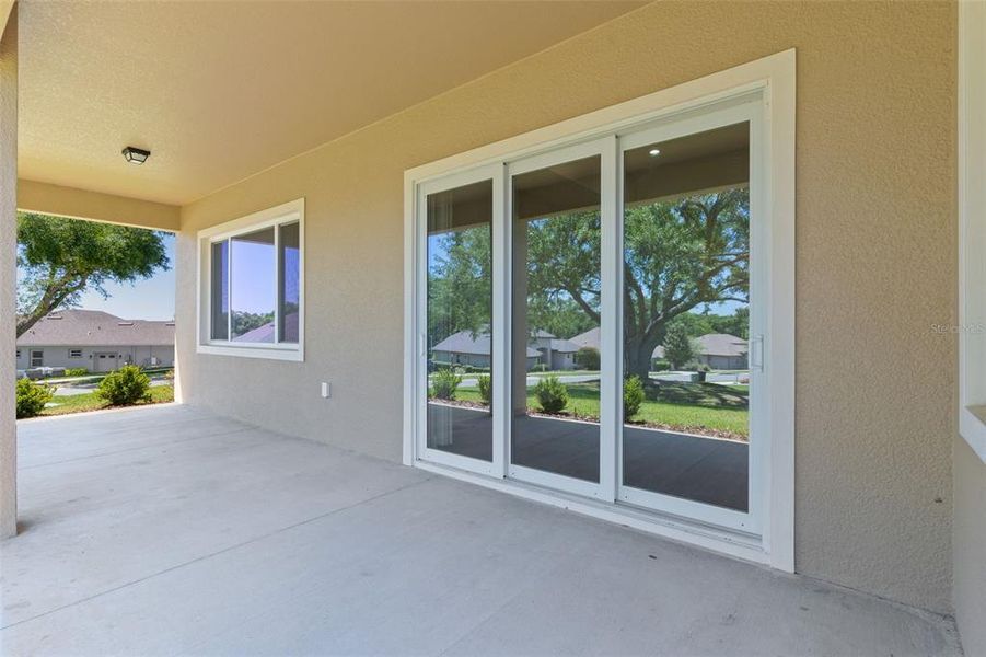 Exterior details and patio area of a home in , Lady Lake (Image 34).