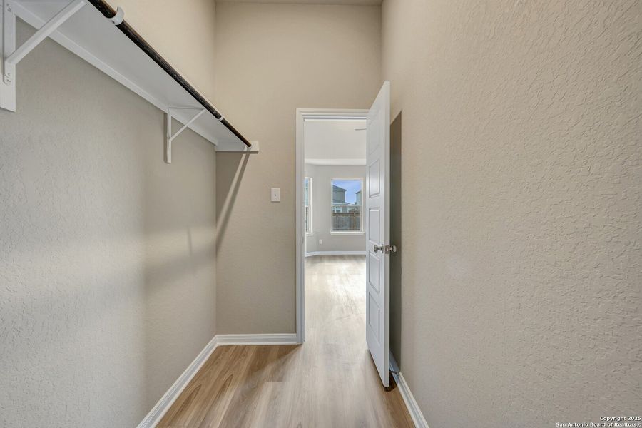 Spacious, unfurnished interior of a new home in Park Place, New Braunfels (Image 51).
