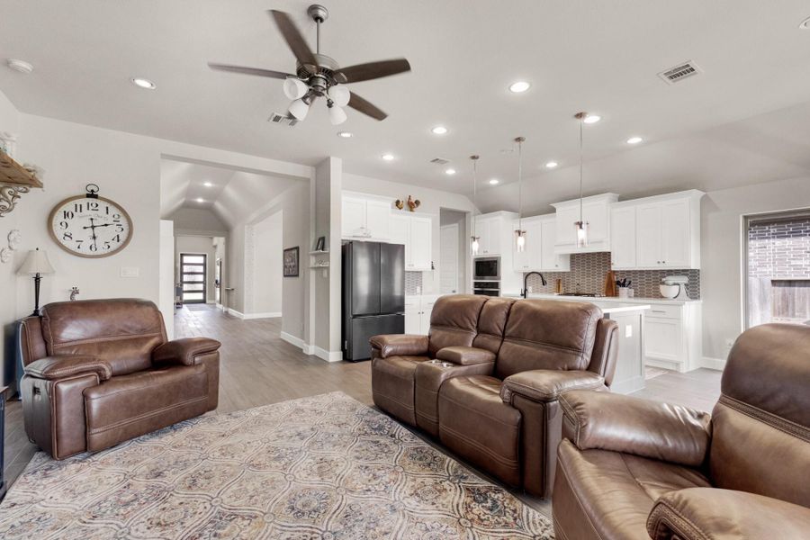 Furnished interior view inside a new home in Meridiana 55', Manvel (Image 11). Furnished interior view inside a new home in Meridiana 55', Manvel (Image 11).