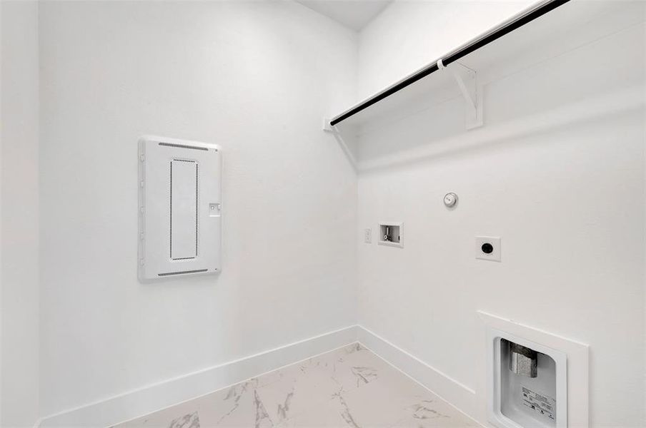 Spacious, unfurnished interior of a new home in Lily Creek at Sutton Fields, Aubrey (Image 26). Spacious, unfurnished interior of a new home in Lily Creek at Sutton Fields, Aubrey (Image 26).