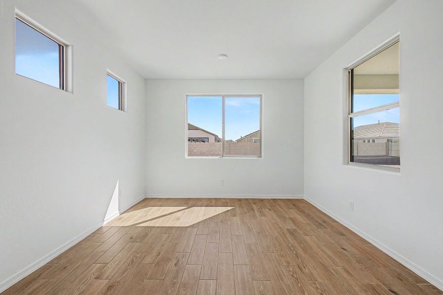 Spacious, unfurnished interior of a new home in Las Ventanas, Goodyear (Image 6).