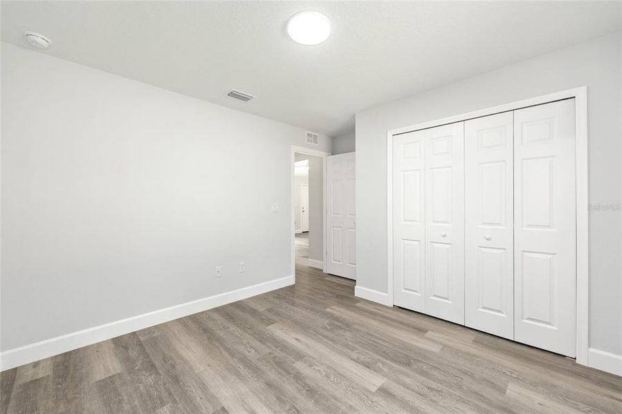 Spacious, unfurnished interior of a new home in , Ocala (Image 10).