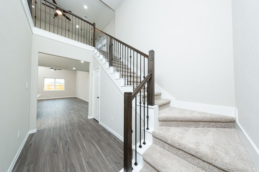 Spacious, unfurnished interior of a new home in River Ranch, Dayton (Image 11).