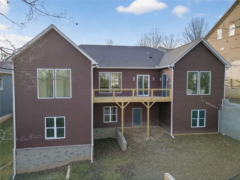 Exterior details and patio area of a home in , Lithia Springs (Image 3).