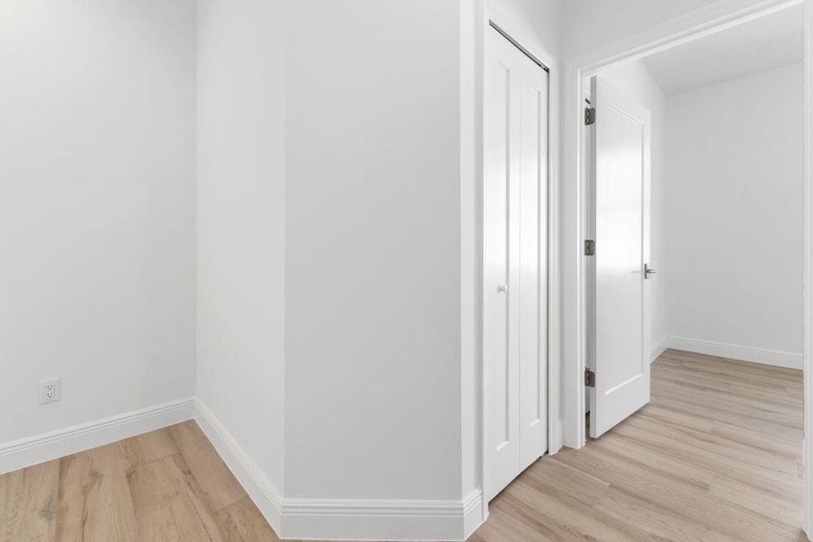 Spacious, unfurnished interior of a new home in , Port St. Lucie (Image 22).