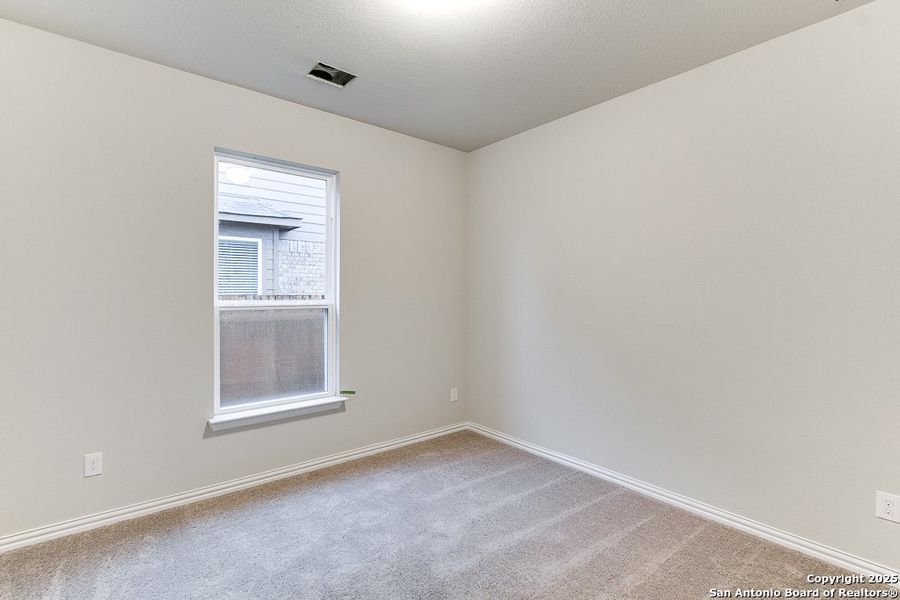 Spacious, unfurnished interior of a new home in Homestead, Schertz (Image 11).