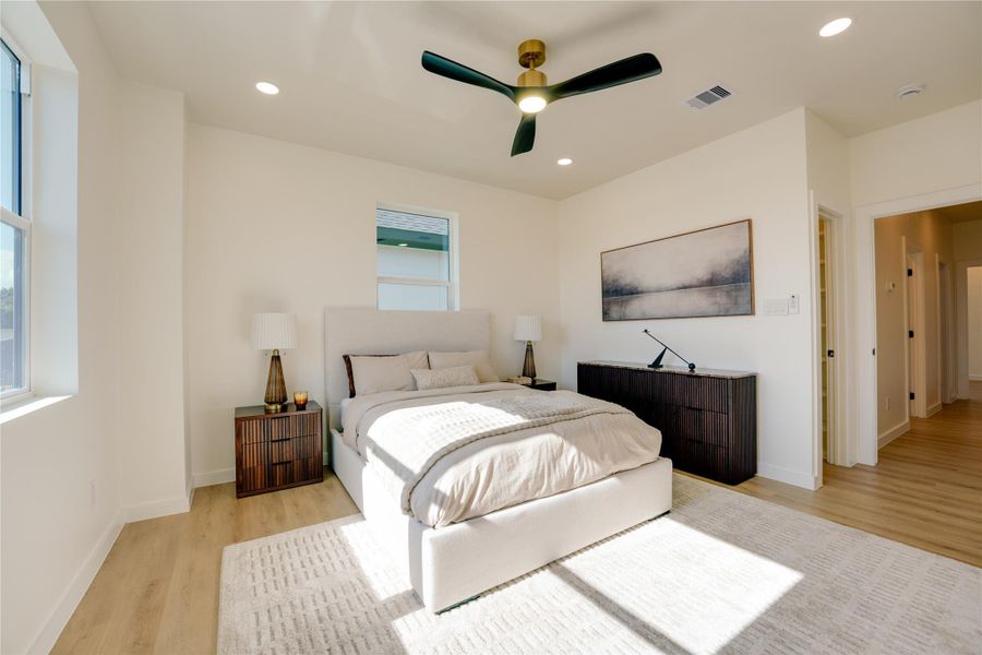 Bright and spacius bedroom with natural light
