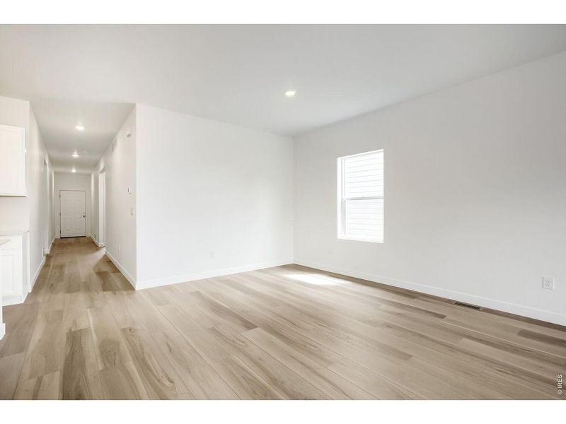 Spacious, unfurnished interior of a new home in Prairie Song, Windsor (Image 12).