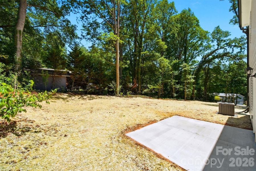 Natural landscape and outdoor views near in Morganton (Image 36). Natural landscape and outdoor views near in Morganton (Image 36).