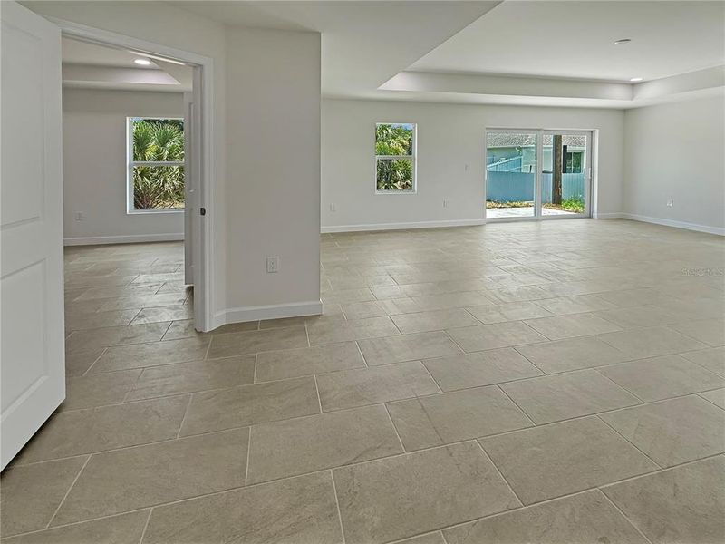 Spacious, unfurnished interior of a new home in , Punta Gorda (Image 26).