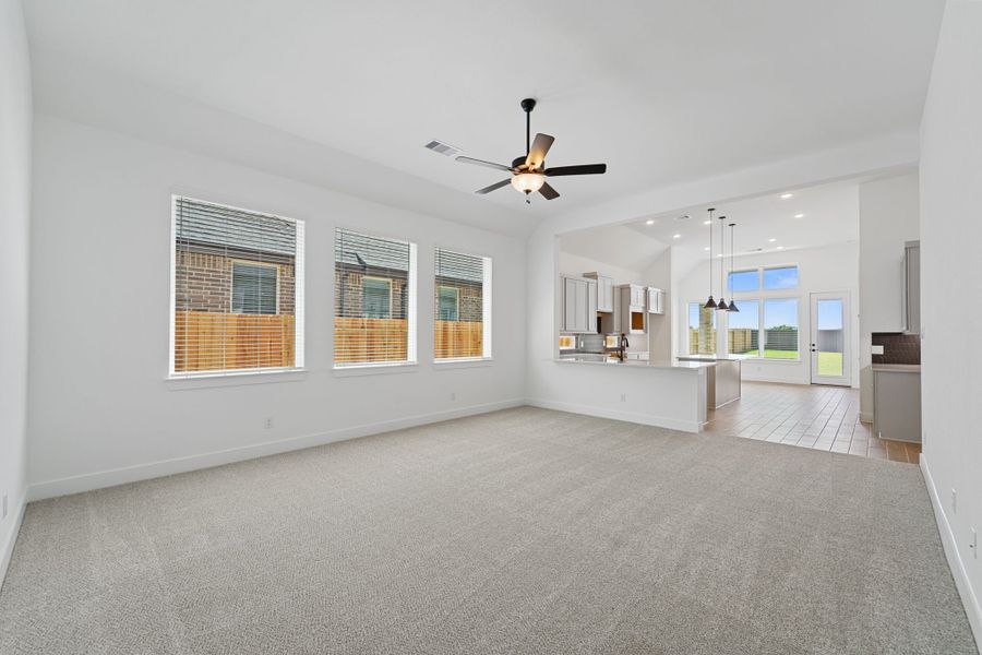 Spacious, unfurnished interior of a new home in Brookewater, Rosenberg (Image 14).