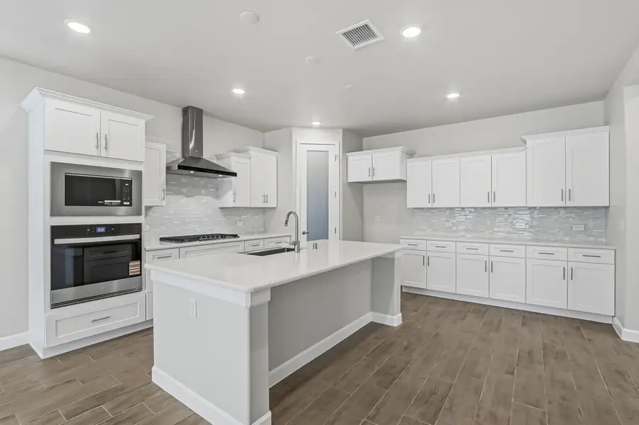Furnished interior view inside a new home in Paseo Del Este, El Paso (Image 5).