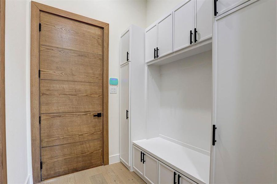 Furnished interior view inside a new home in , Keller (Image 14).