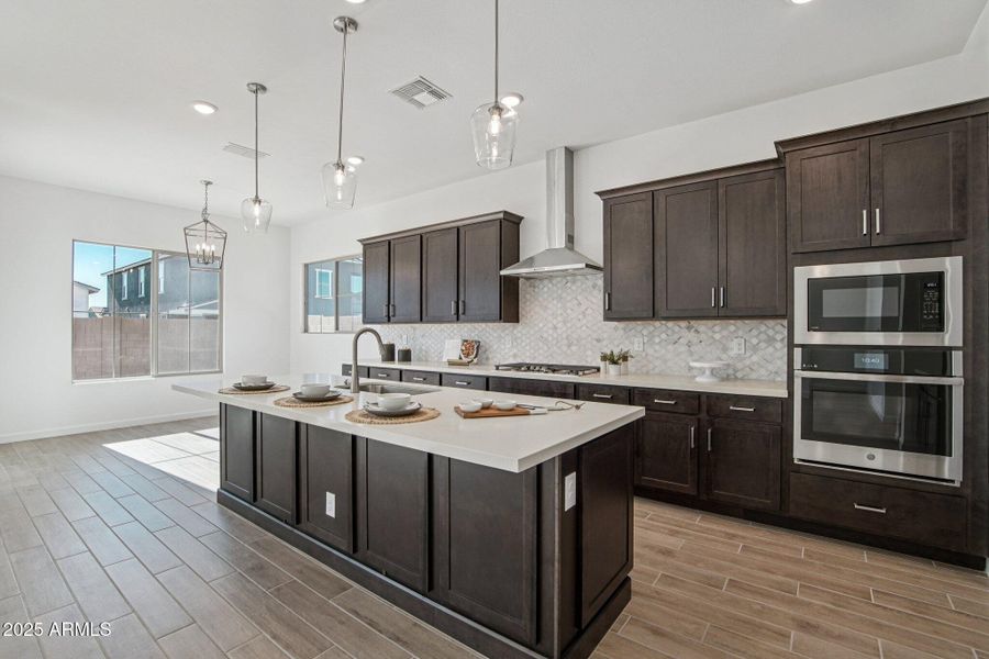 13-web-or-mls-E Saddle Way-S1212-013