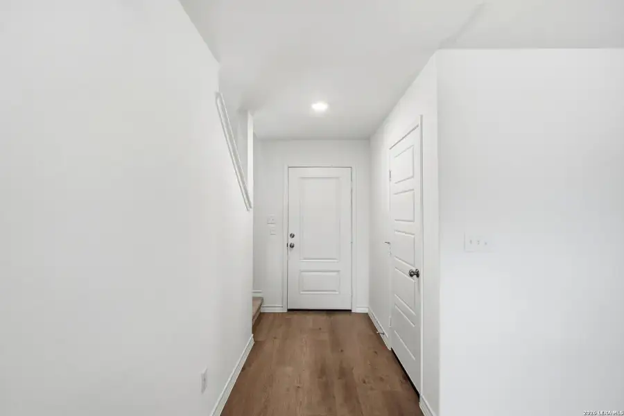 Spacious, unfurnished interior of a new home in Vista Real, Converse (Image 29).
