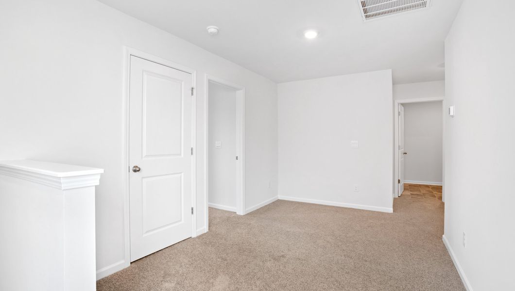 Spacious, unfurnished interior of a new home in Harrier Point, Woodruff (Image 16).