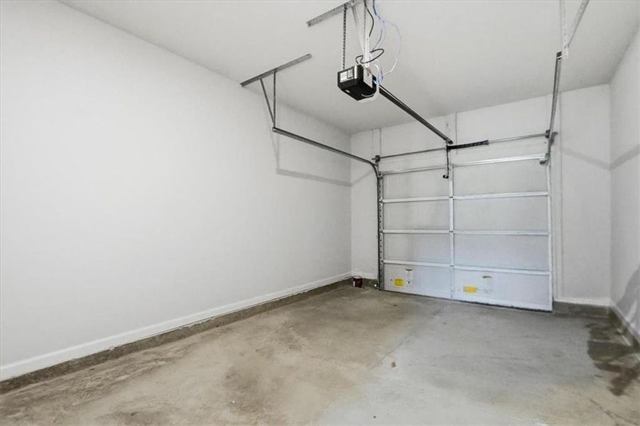 Spacious, unfurnished interior of a new home in , Lavonia (Image 24).