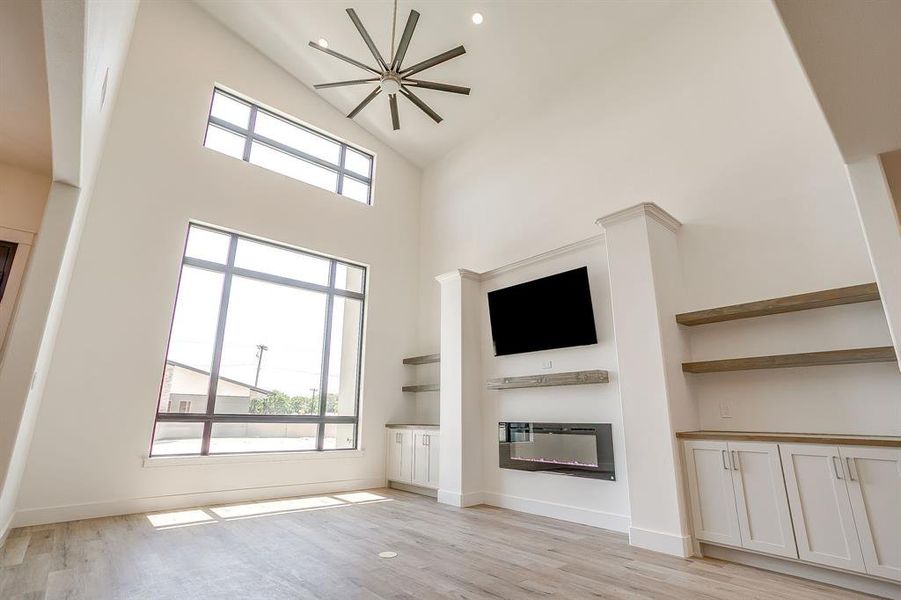 Spacious, unfurnished interior of a new home in , Mineral Wells (Image 31).
