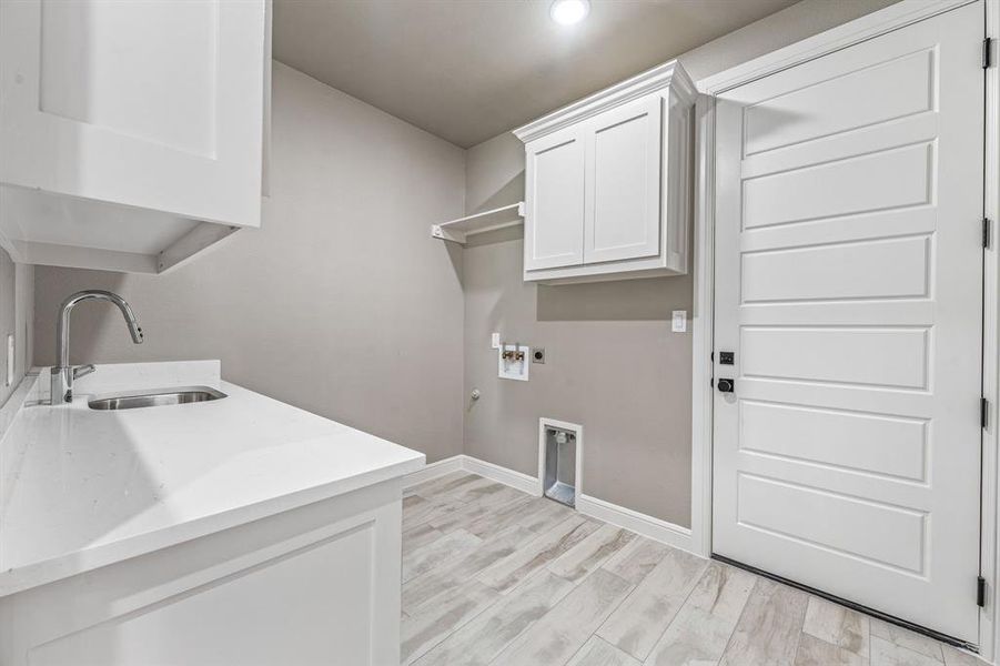 Furnished interior view inside a new home in Pecan Plantation, Granbury (Image 14).