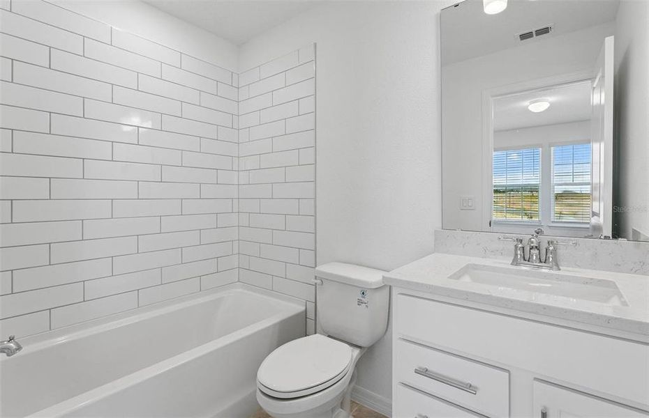 Furnished interior view inside a new home in , Lake Alfred (Image 8).