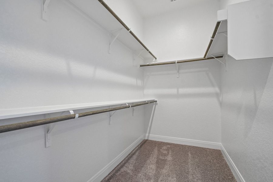Spacious, unfurnished interior of a new home in 6 Creeks, Kyle (Image 24).