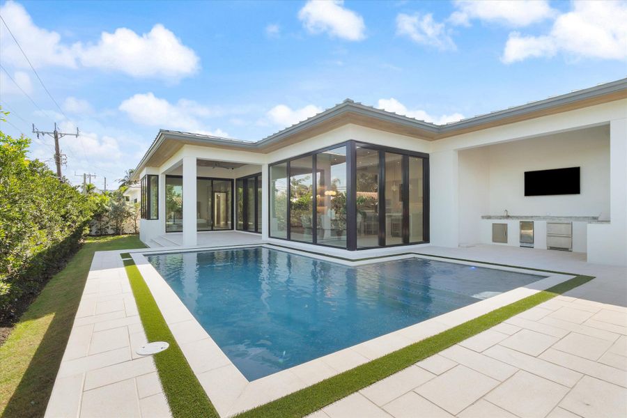 Exterior details and patio area of a home in , Fort Lauderdale (Image 30). Exterior details and patio area of a home in , Fort Lauderdale (Image 30).