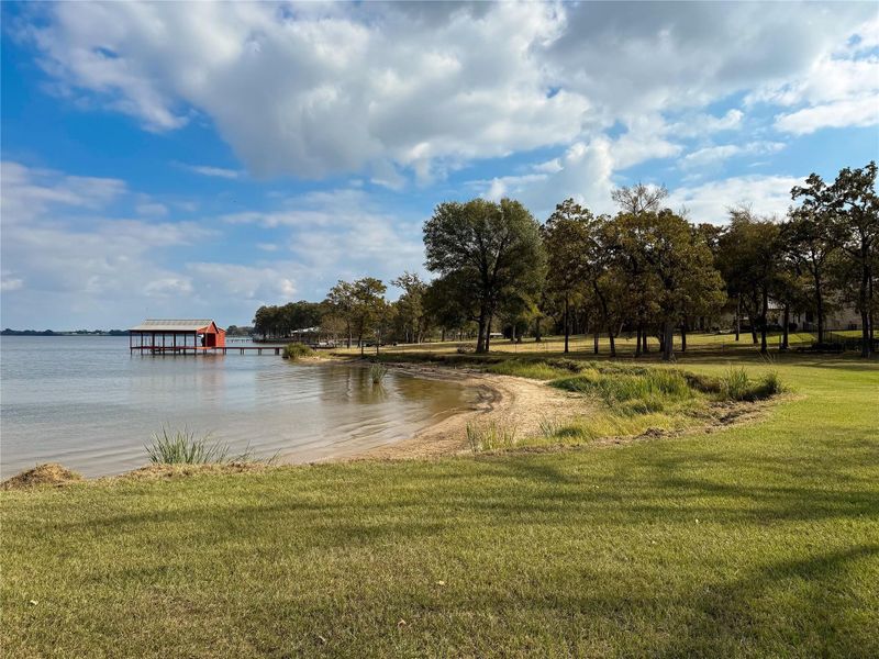 Sloped water front, perfect for swimming Sloped water front, perfect for swimming