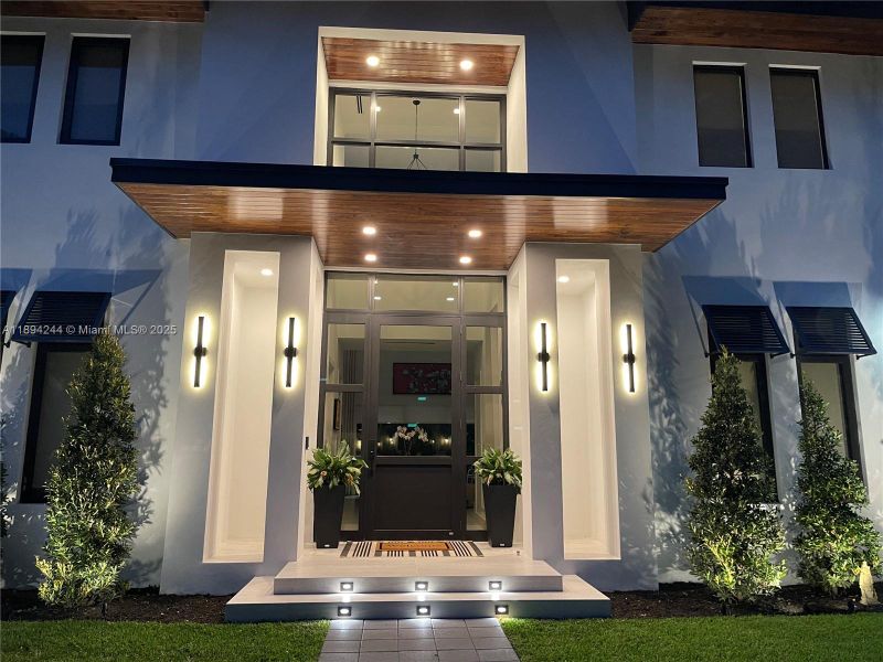 Exterior details and patio area of a home in , Coral Gables (Image 3). Exterior details and patio area of a home in , Coral Gables (Image 3).