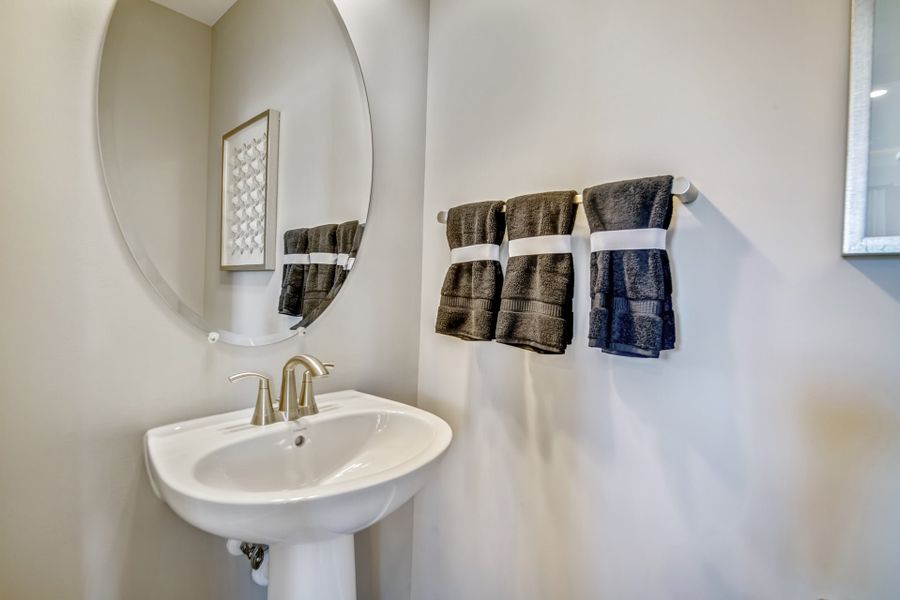 Representative interior finishes for a home built from the Wylie by Caruso Homes in Magnolia Acres, Fuquay Varina (Image 18).