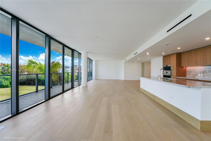 Spacious, unfurnished interior of a new home in , Bay Harbor Islands (Image 21).