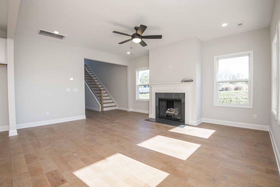 Spacious, unfurnished interior of a new home in Ivey Farms - The Grove Collection, Farragut (Image 17). Spacious, unfurnished interior of a new home in Ivey Farms - The Grove Collection, Farragut (Image 17).