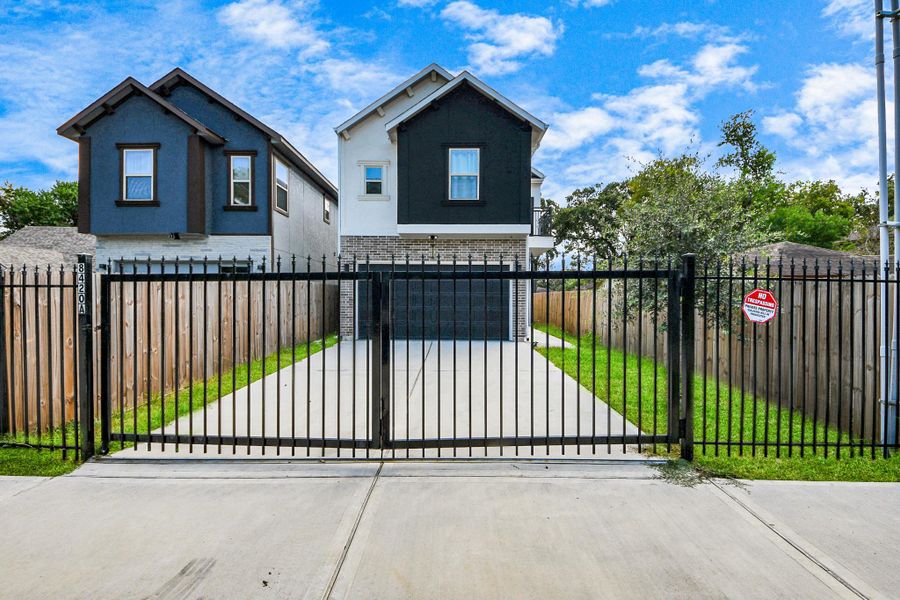 Fully Gated Home Provides Peace Of Mind
