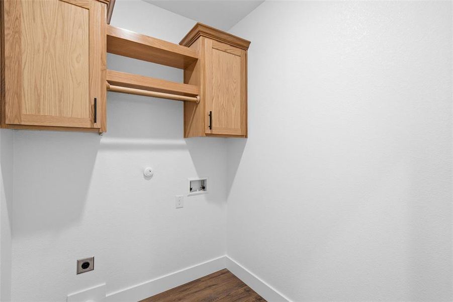 Spacious, unfurnished interior of a new home in , Bellmead (Image 13).