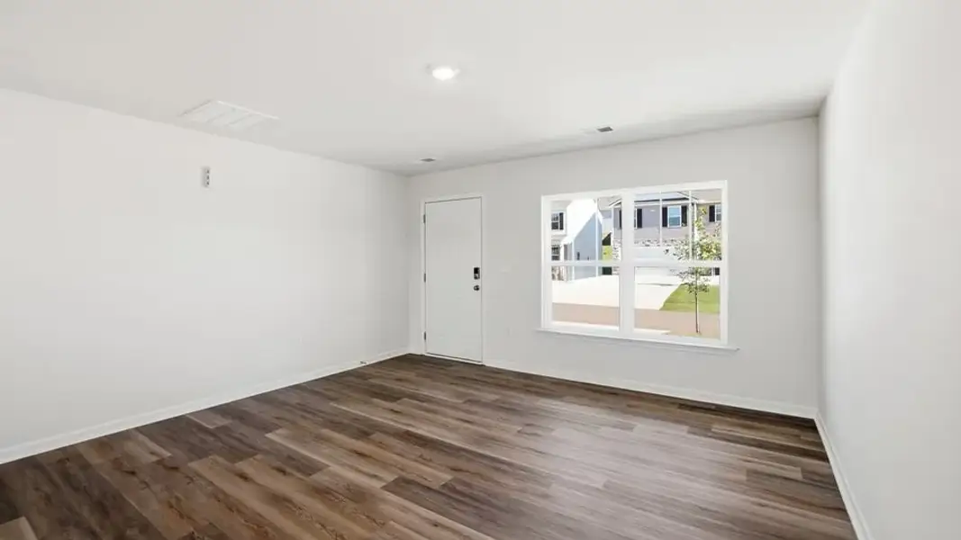 Spacious, unfurnished interior of a new home in Baxter Village, Boiling Springs (Image 21).