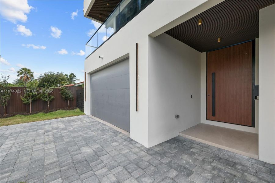 Exterior details and patio area of a home in , Fort Lauderdale (Image 37).