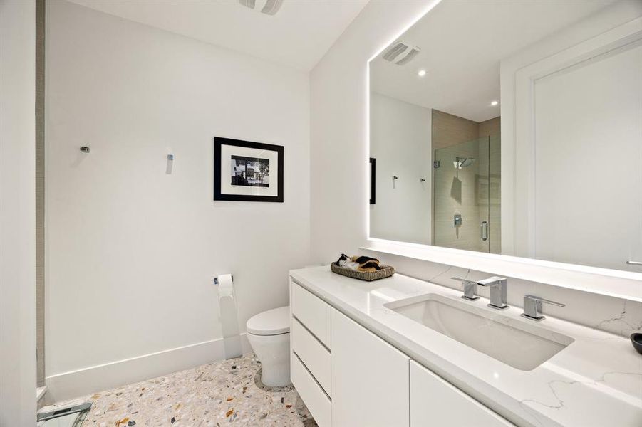 Furnished interior view inside a new home in , Frisco (Image 30).