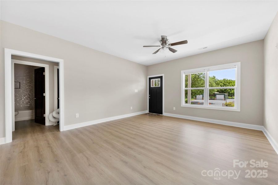 Spacious, unfurnished interior of a new home in , Kings Mountain (Image 21).