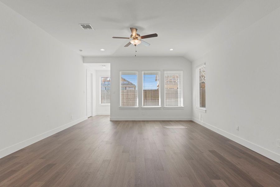 Spacious, unfurnished interior of a new home in Westland Ranch 60' Homesites, League City (Image 27). Spacious, unfurnished interior of a new home in Westland Ranch 60' Homesites, League City (Image 27).