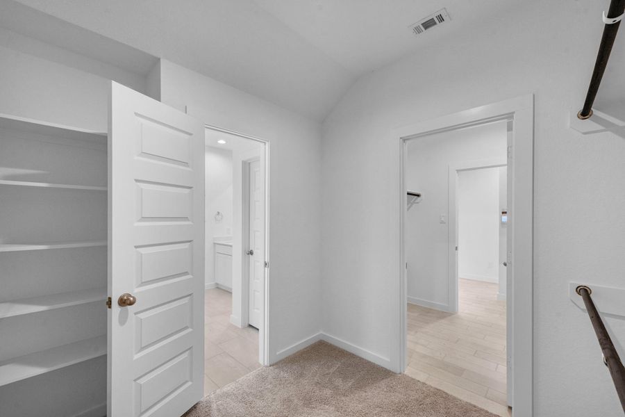 Spacious, unfurnished interior of a new home in Grand Mason Crossing, Katy (Image 15).