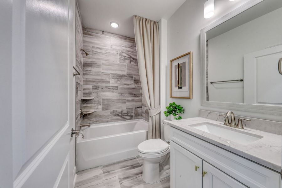 Secondary Bathroom with Soaking Tub
