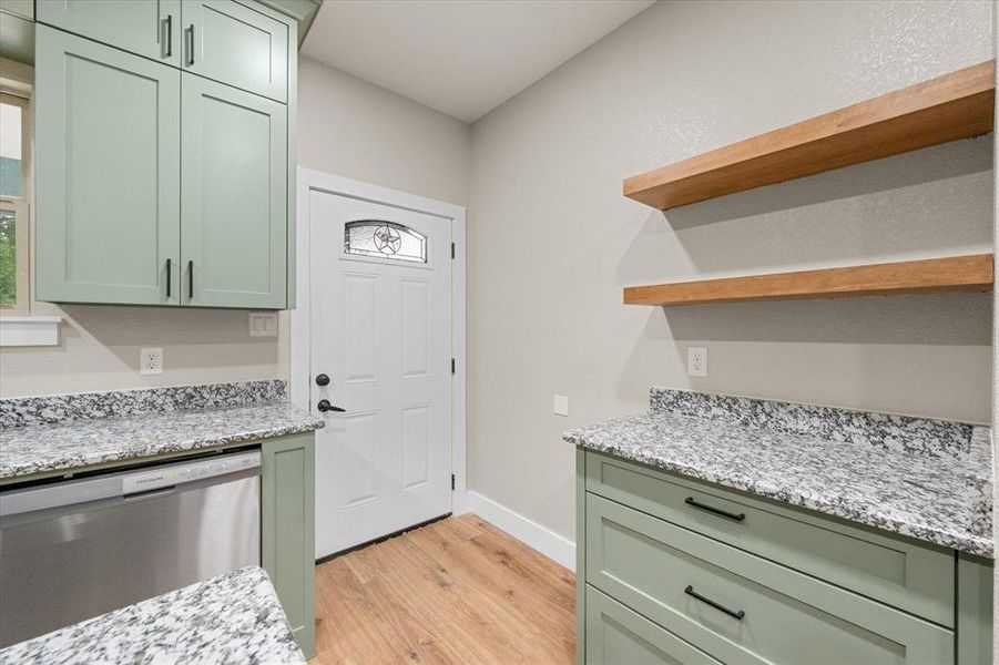 Furnished interior view inside a new home in , Corsicana (Image 8).
