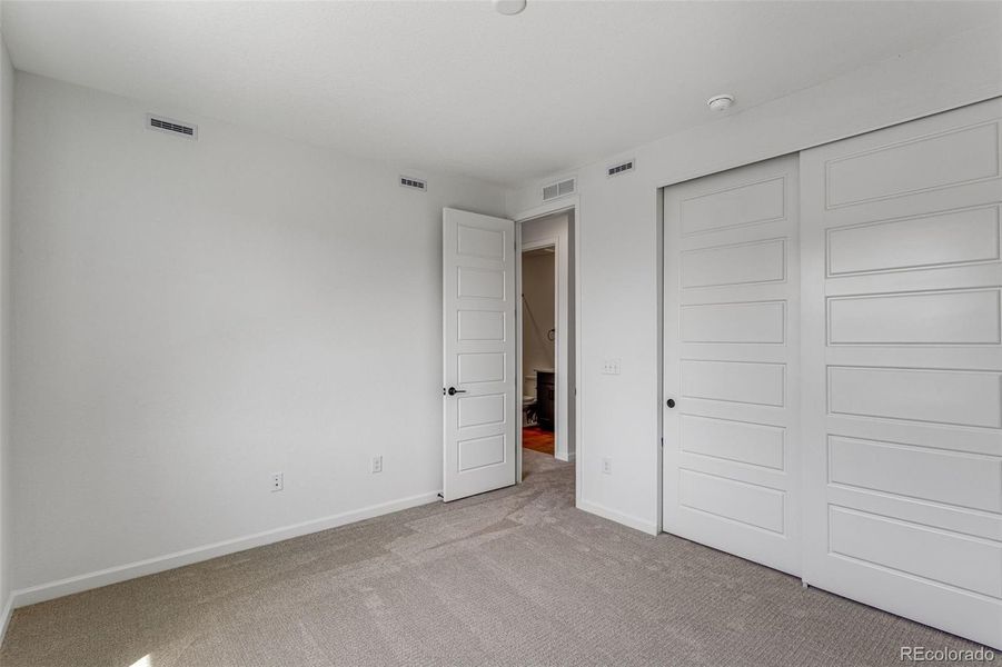 Spacious, unfurnished interior of a new home in Sugar Mill Village, Longmont (Image 15). Spacious, unfurnished interior of a new home in Sugar Mill Village, Longmont (Image 15).