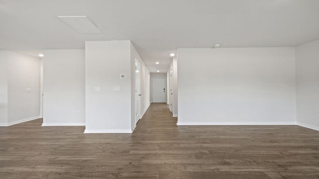 Spacious, unfurnished interior of a new home in Woodhaven, Spartanburg (Image 17).